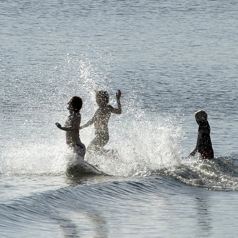 Sturta við Langasand opnar eftir helgi