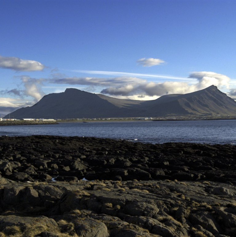 Bæjarstjórnarfundur þann 9. apríl
