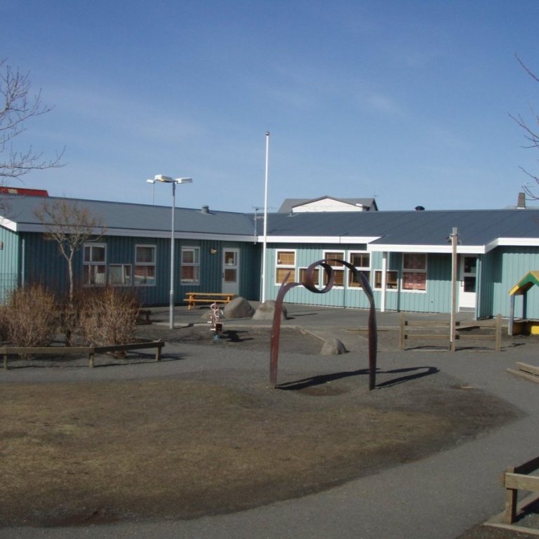 Öll leik- og grunnskólabörn á Akranesi mæta í skóla samkvæmd hefðbundinni dagskrá mánudaginn 10. feb…