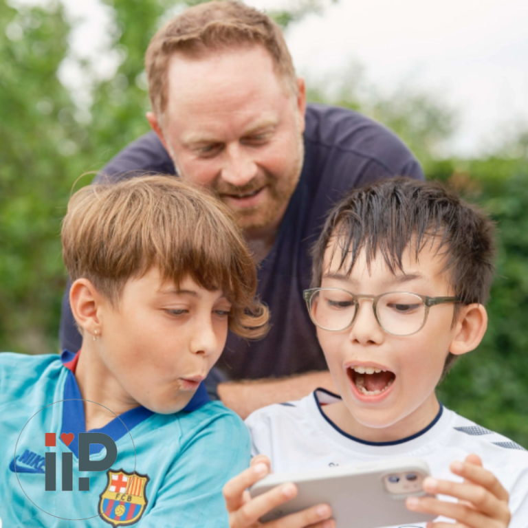 Tengjumst í leik (e. Invest in play) hefst á ný.