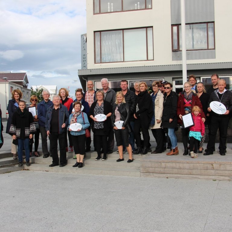 Hópmynd með viðurkenningarhöfum.