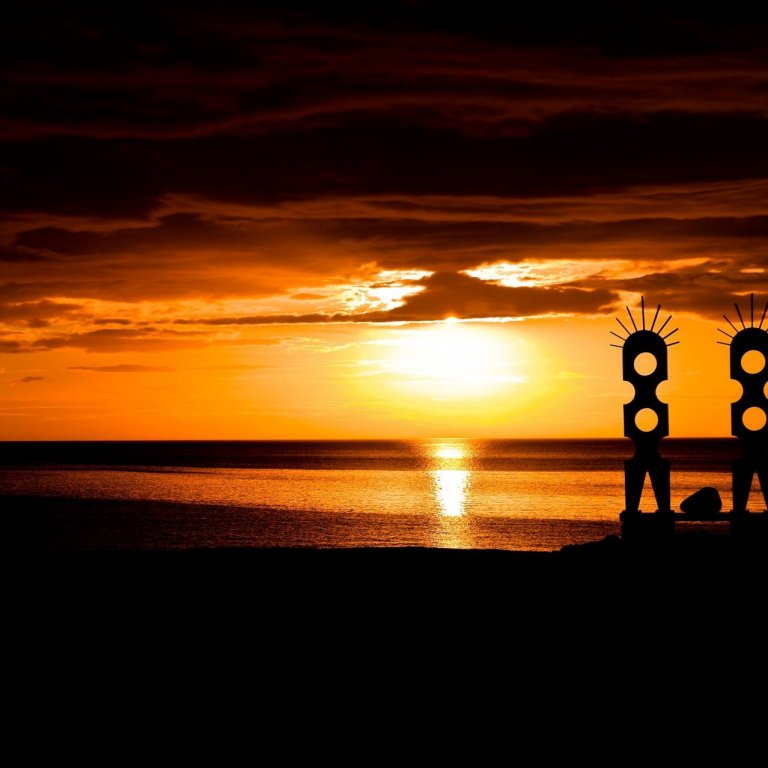 Sólsetur við Grásleppukarlanna í Kalmansvík.