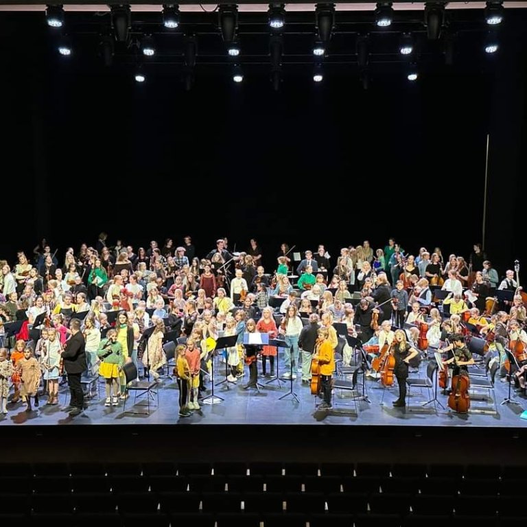 Um 320 tónlistarnemendur munu sækja Akranes heim um helgina og spila á uppskerutónleikum á sunnudag.…