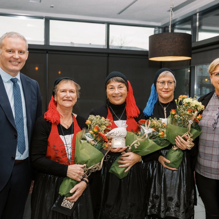 Sævar Freyr Þráinsson bæjarstjóri, Guðbjörg Árnadóttir, Hallbera Jóhannesdóttir, Halldóra Jónsdóttir…