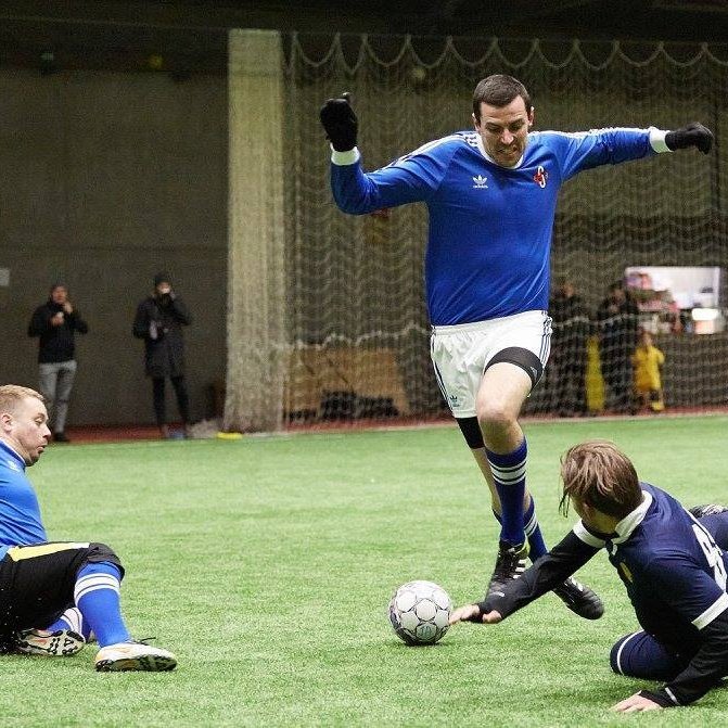 Nýtt gervigras og lýsing endurbætt í Akraneshöll