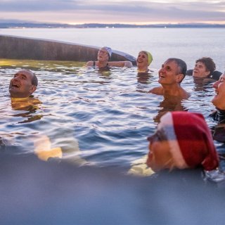 Jaðarsbakkalaug opin á ný
