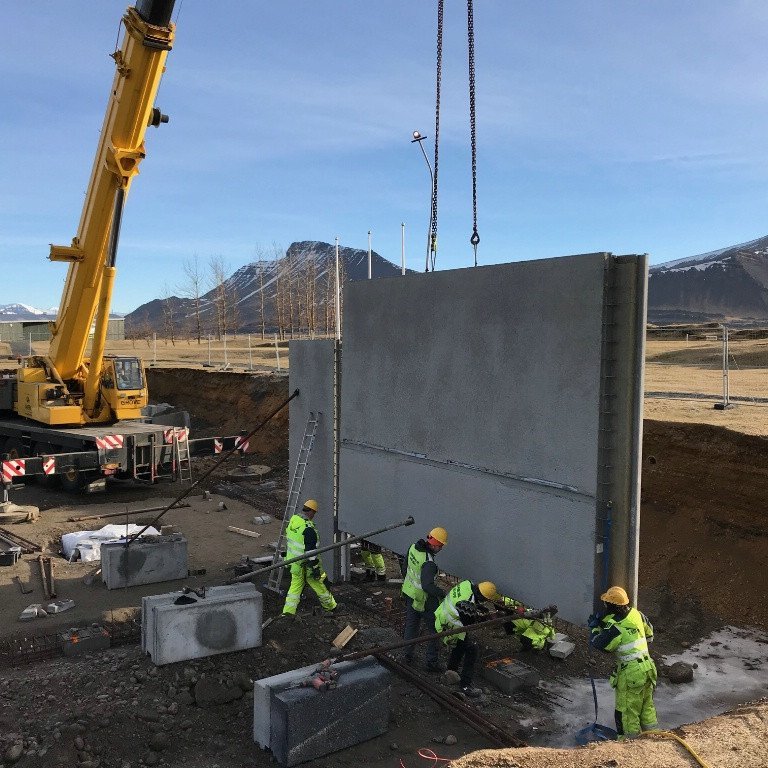 Skemmtileg umfjöllun um nýja frístundamiðstöð hjá golfvellinum í Landanum