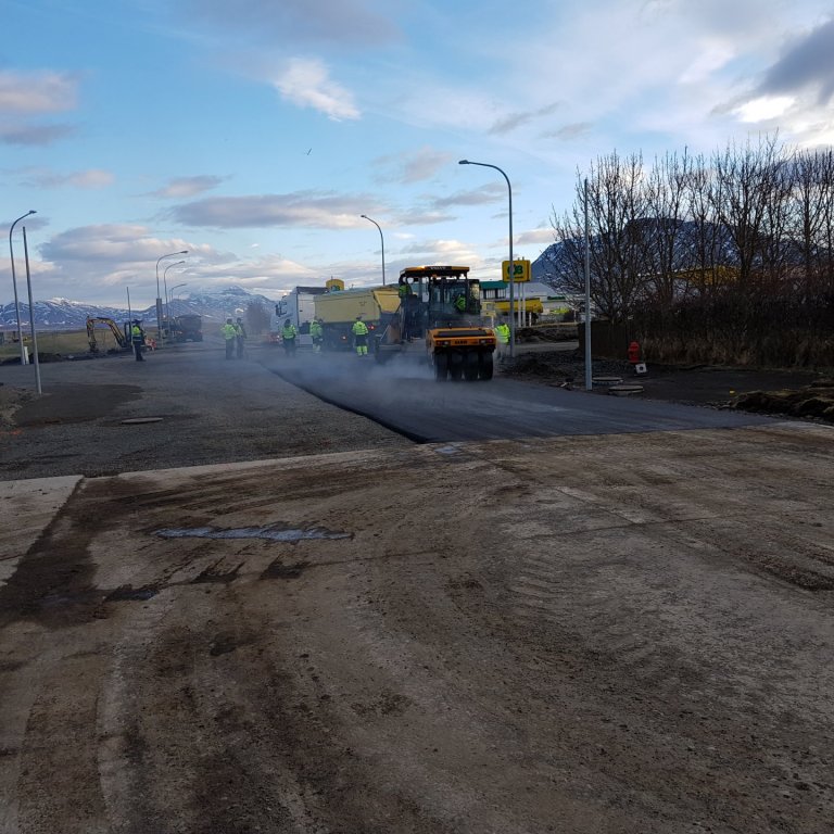 Framkvæmd við nýtt Kalmanstorg í vor.