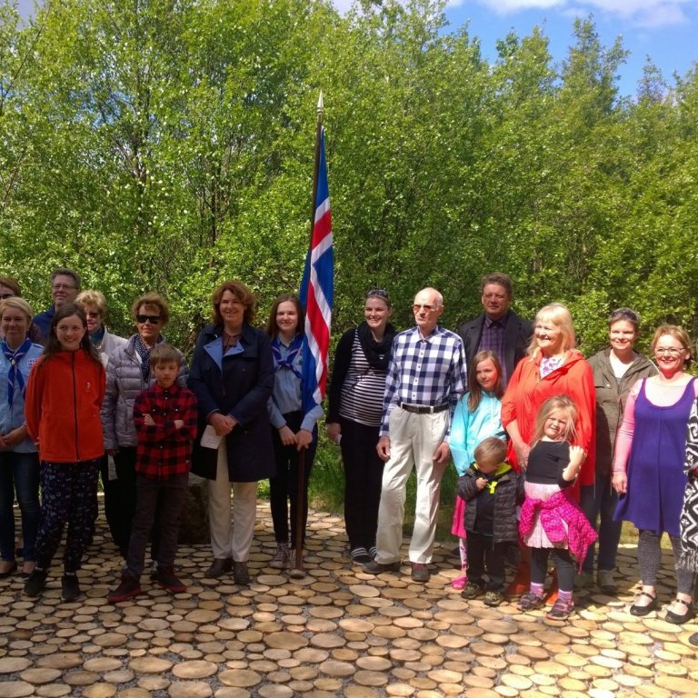 Gróðursetning í Vigdísarlundi.