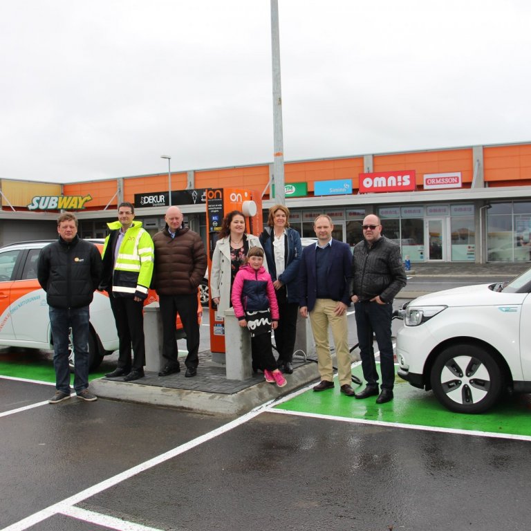 Ný hraðhleðslustöð formlega vígð þann 9. júní 2015