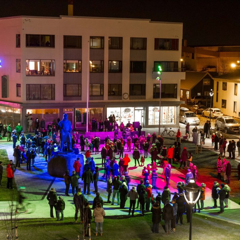 Lýsingin á Akratorgi vígð  16. október sl.