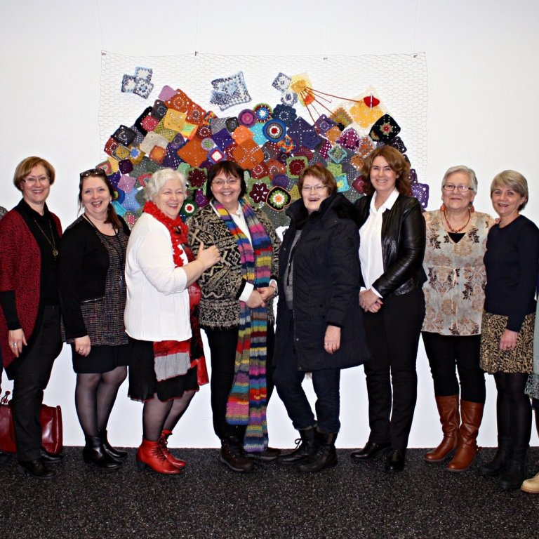 Bókasafn Akraness fær afhent listaverk