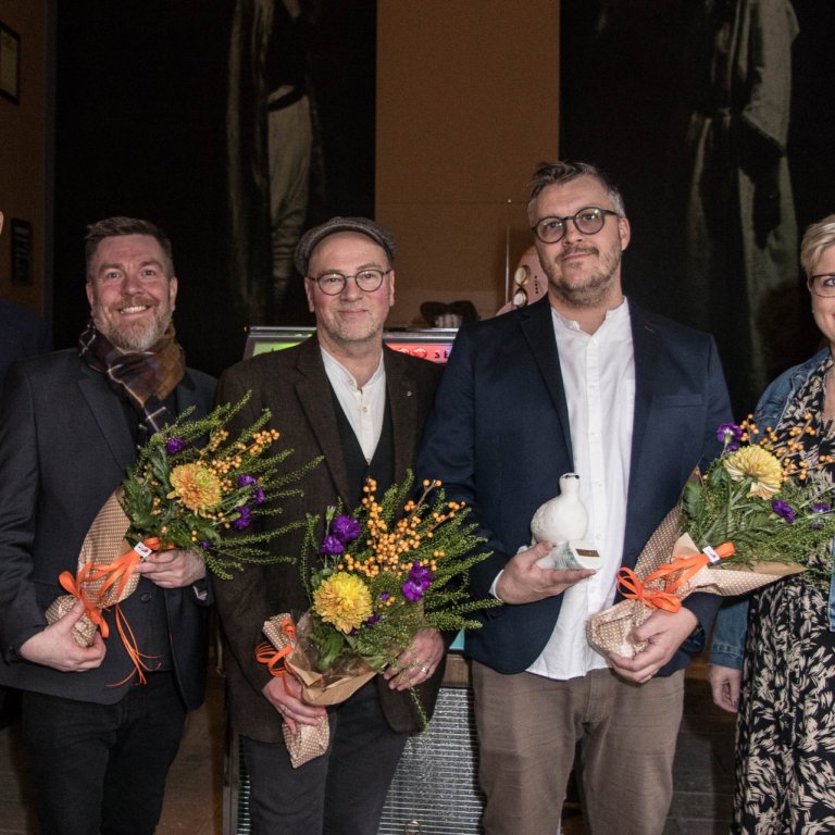 Menningarverðlaun Akraness árið 2021 hlutu Gunnar Sturla Hervarsson, Flosi Einarsson og Einar Viðars…