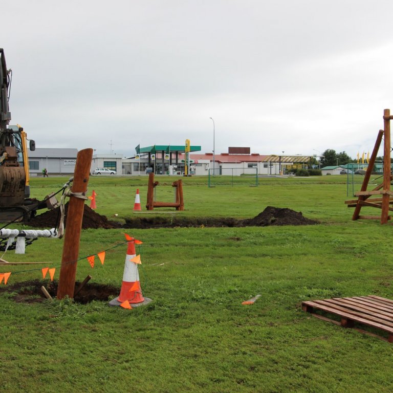 Ljósmynd sem sýnir framkvæmdir á Tjaldsvæðinu í Kalmansvík.