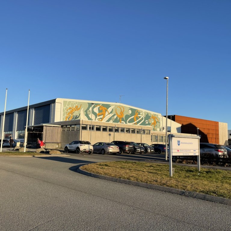 Tilkynning um viðgerð á íþróttahúsinu Vesturgötu