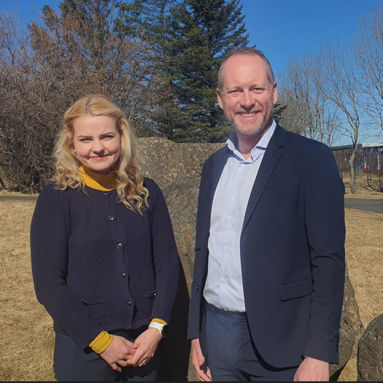 Líf Lárusdóttir, formaður bæjarráðs og Guðmundur Ingi Guðbrandsson, félags- og vinnumarkaðsráðherra