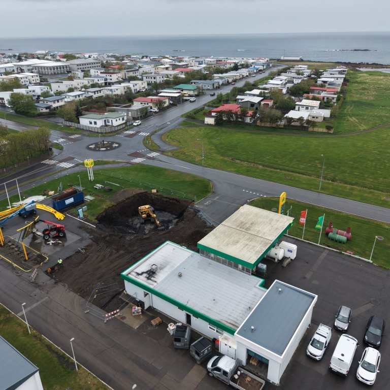 Olíumengun við Olís á Esjubraut