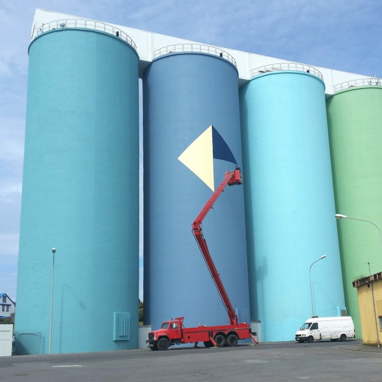 Sementssílóin. Ljósmynd: Finnur Andrésson