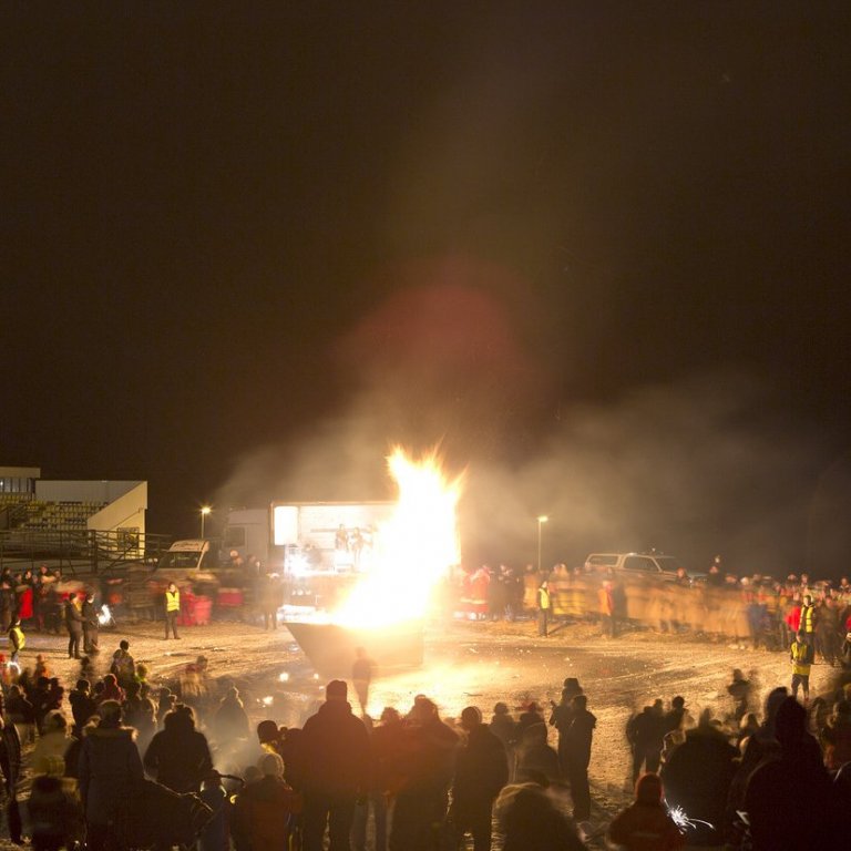 Ljósmynd frá þrettándabrennu í janúar 2016.