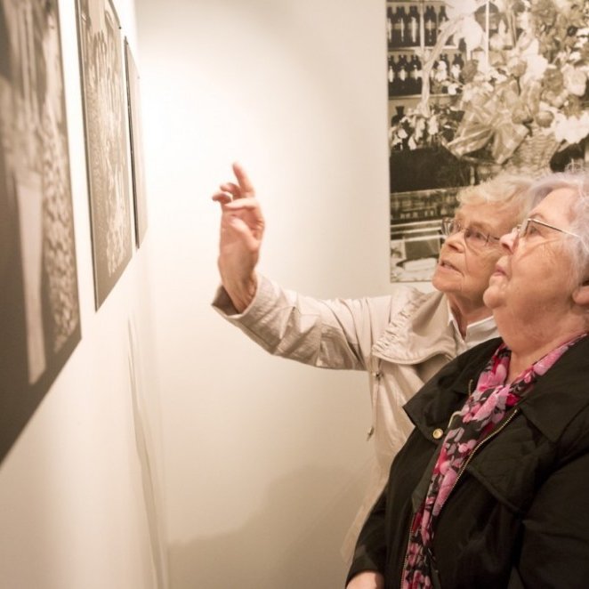 Ljósmynd frá sýningunni ,,Saga líknandi handa