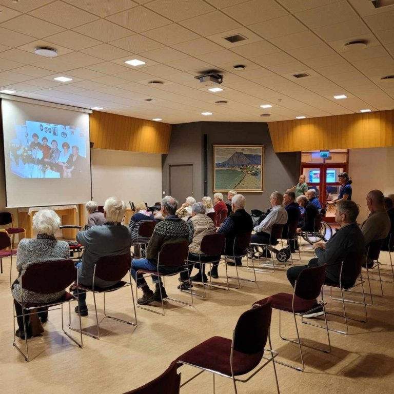 Ljósmyndafundir á Höfða 1 árs í Janúar
