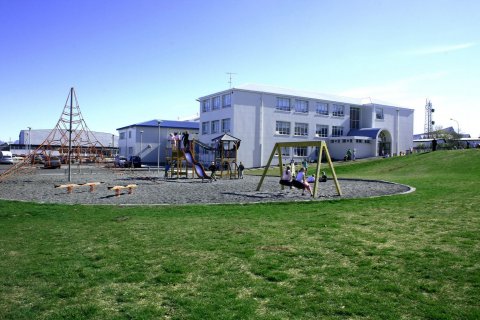 Útboð - Endurgerð grunnskólalóða 2022
