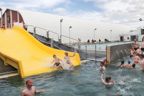 Lokun Jaðarsbakkalaugar vegna sundmóts helgina 2.-4. júní