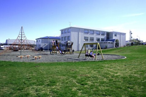 Brekkubæjarskóli - útboð, 1. hæð, endurgerð