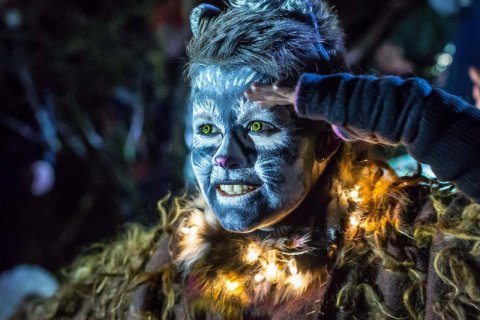 Jólakötturinn í leitinni að jólasveininum í desember í fyrra. 
Ljósmynd: Jónas Ottósson.