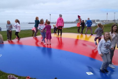 Ærslabelgurinn við Akraneshöll komin í gang