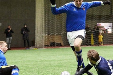 Nýtt gervigras og lýsing endurbætt í Akraneshöll