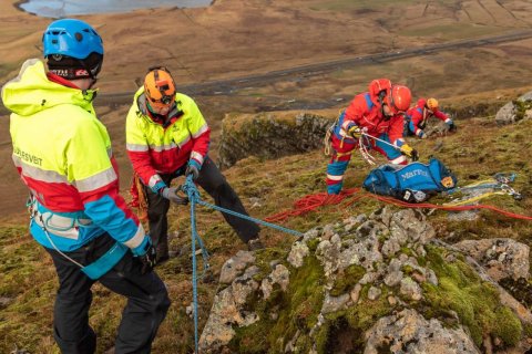 Björgunarfélag Akraness æfir ásamt fleirum í Hvalfirði og Svínadal um helgina. Íbúar Akraness gætu orðið varir við björgunarbíla á ferðinni.
