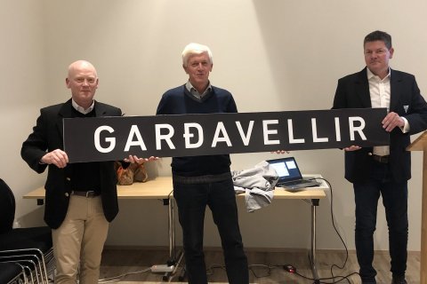 Frístundamiðstöðin við golfvöllinn hefur fengið nafnið Garðavellir