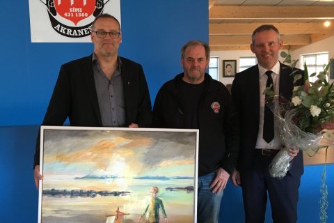 Frá vinstri: Ólafur Adolfsson formaður bæjarráðs, Þórður Þórðarson eigandi ÞÞÞ og Sævar Freyr Þráinsson bæjarstjóri.