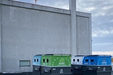 Þrjár grenndarstöðvar líta dagsins ljós