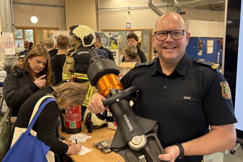 Sigurður Þór Elísson kynnti starf slökkviliðsmanns og sýndi meðal annars þessar klippur. 