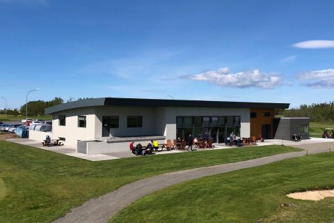 Myndi í eigu Golfklúbbsins Leynis. 