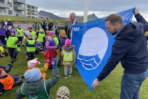 BLÁFÁNANUM FLAGGAÐ VIÐ LANGASAND Í TÍUNDA SKIPTIÐ