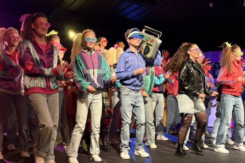 Eins og sjá má er mikið lagt í umgjörð sýningarinnar.