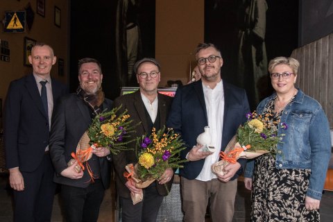 Menningarverðlaun Akraness árið 2021 hlutu Gunnar Sturla Hervarsson, Flosi Einarsson og Einar Viðars…