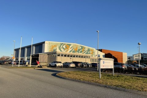 Tilkynning um viðgerð á íþróttahúsinu Vesturgötu