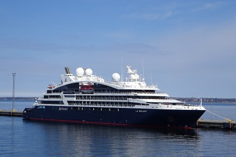 Skemmtiferðaskip leggst að bryggju á Akranesi í fyrramálið