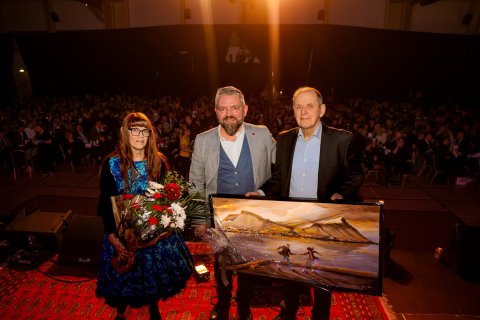 Hjónin Ragnheiður og Rögnvaldur, Skagamenn ársins 2025, ásamt Valgarði Lyngdal Jónssyni forseta bæja&hellip;