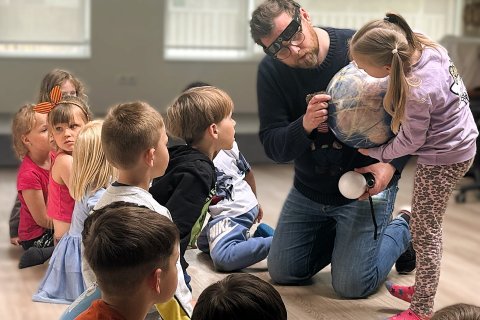 Stjörnu-Sævar í heimsókn vegna almyrkva